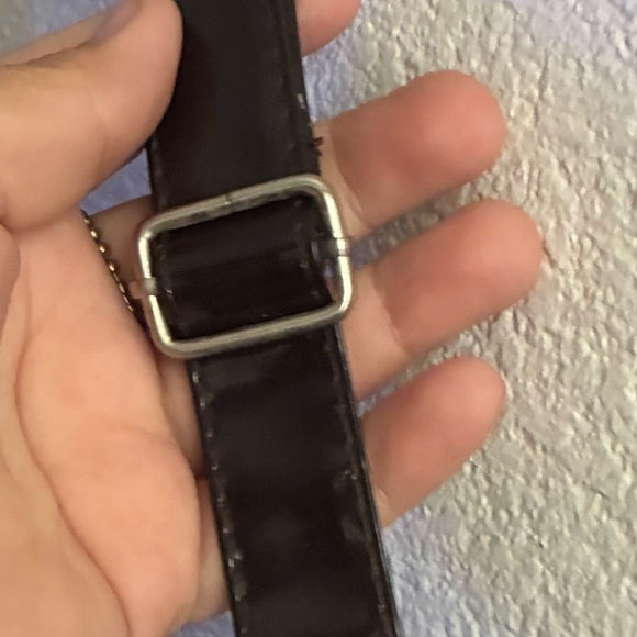 Robin Ruth Barcelona Brown Messenger Bag with Adjustable Strap and Urban Style - Picture 6 of 12